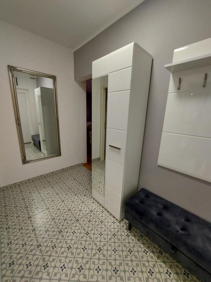 Apartman Jelena Apartment Sremska Mitrovica Bagian luar foto
