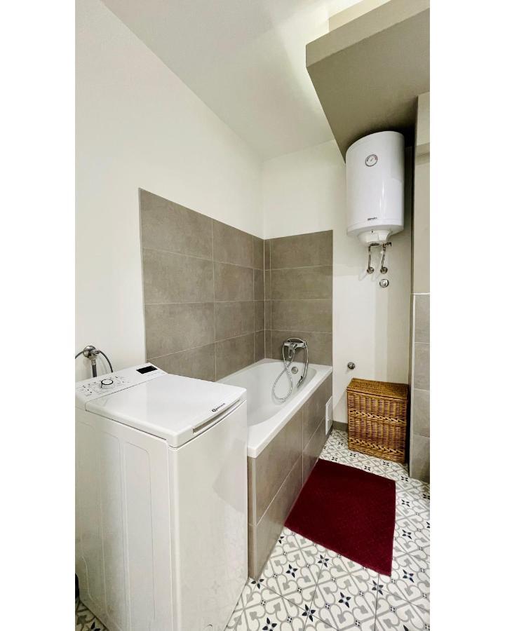 Apartman Jelena Apartment Sremska Mitrovica Bagian luar foto