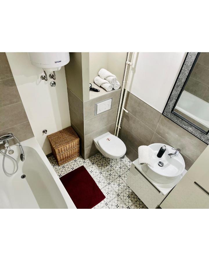 Apartman Jelena Apartment Sremska Mitrovica Bagian luar foto