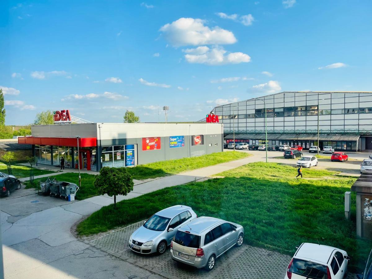 Apartman Jelena Apartment Sremska Mitrovica Bagian luar foto